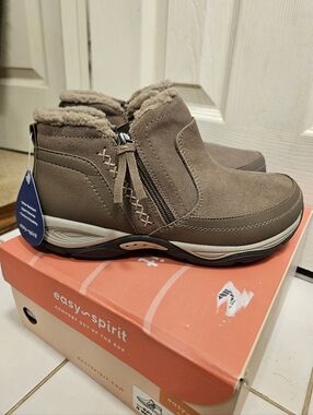 Easy Spirit epic ankle boots hiking sneakers 8 wide taupe NEW water resistant